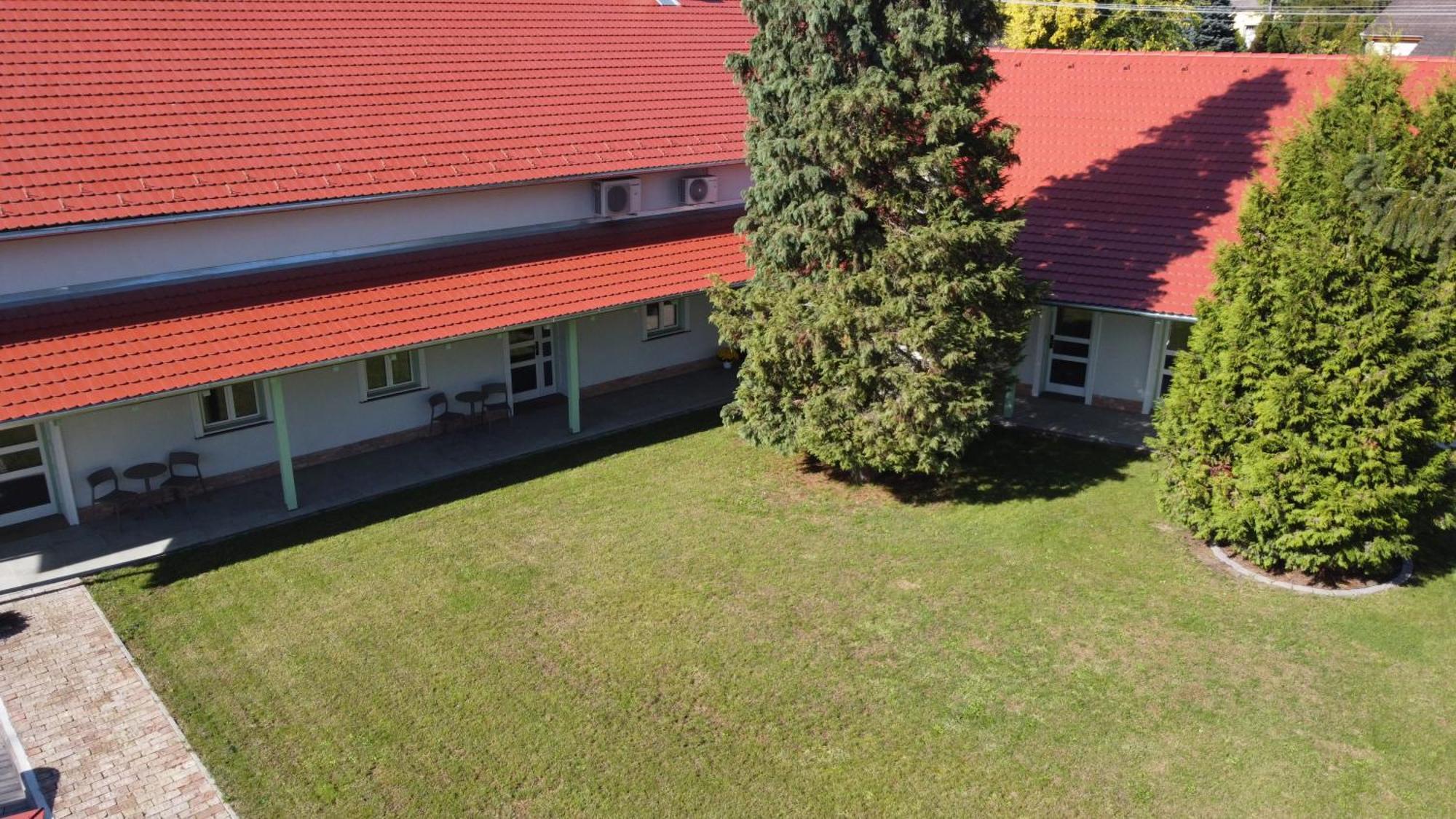 Kira Panzio Bed & Breakfast Lengyeltoti Екстериор снимка